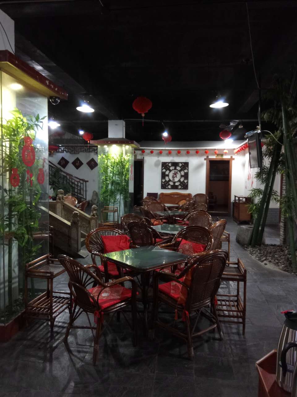 ������÷��԰�Բ�¥��������ת��