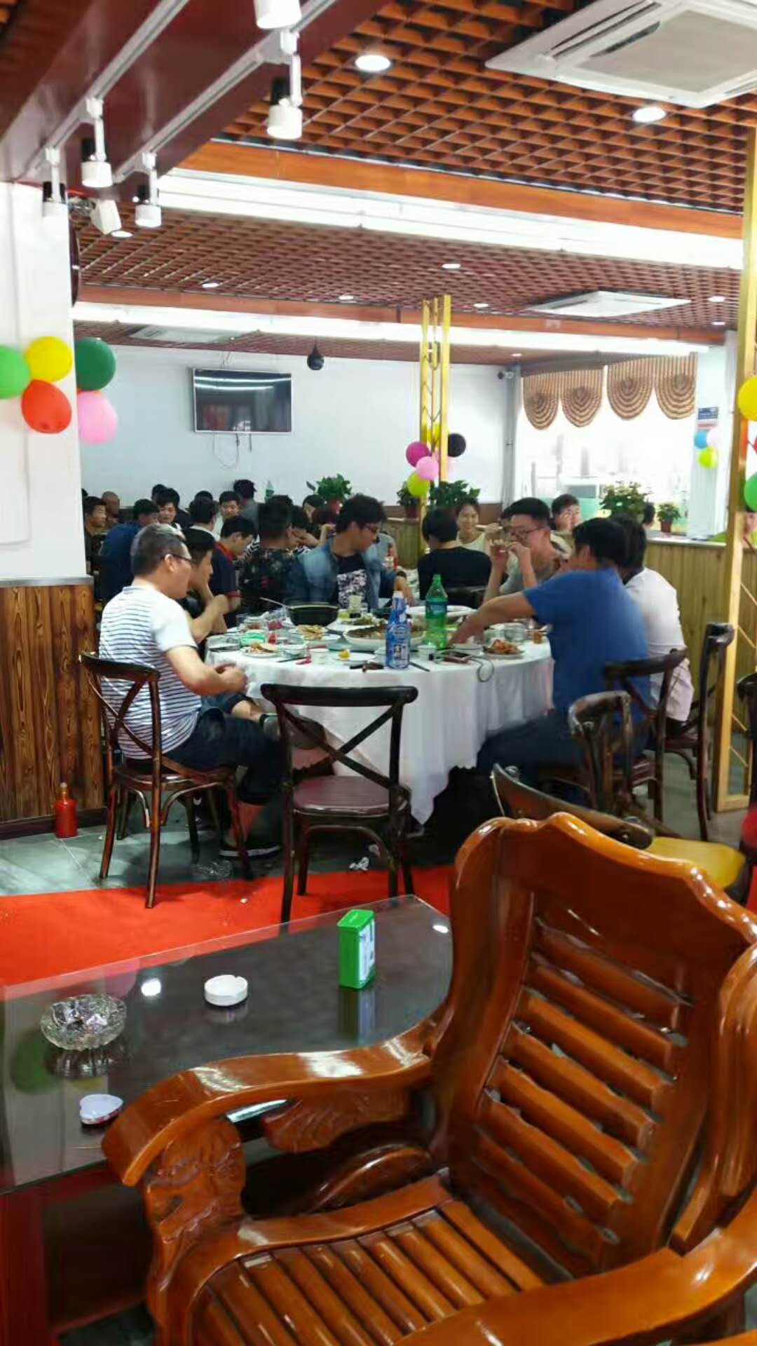 ��������ƾ߳��Բ͹�ת��