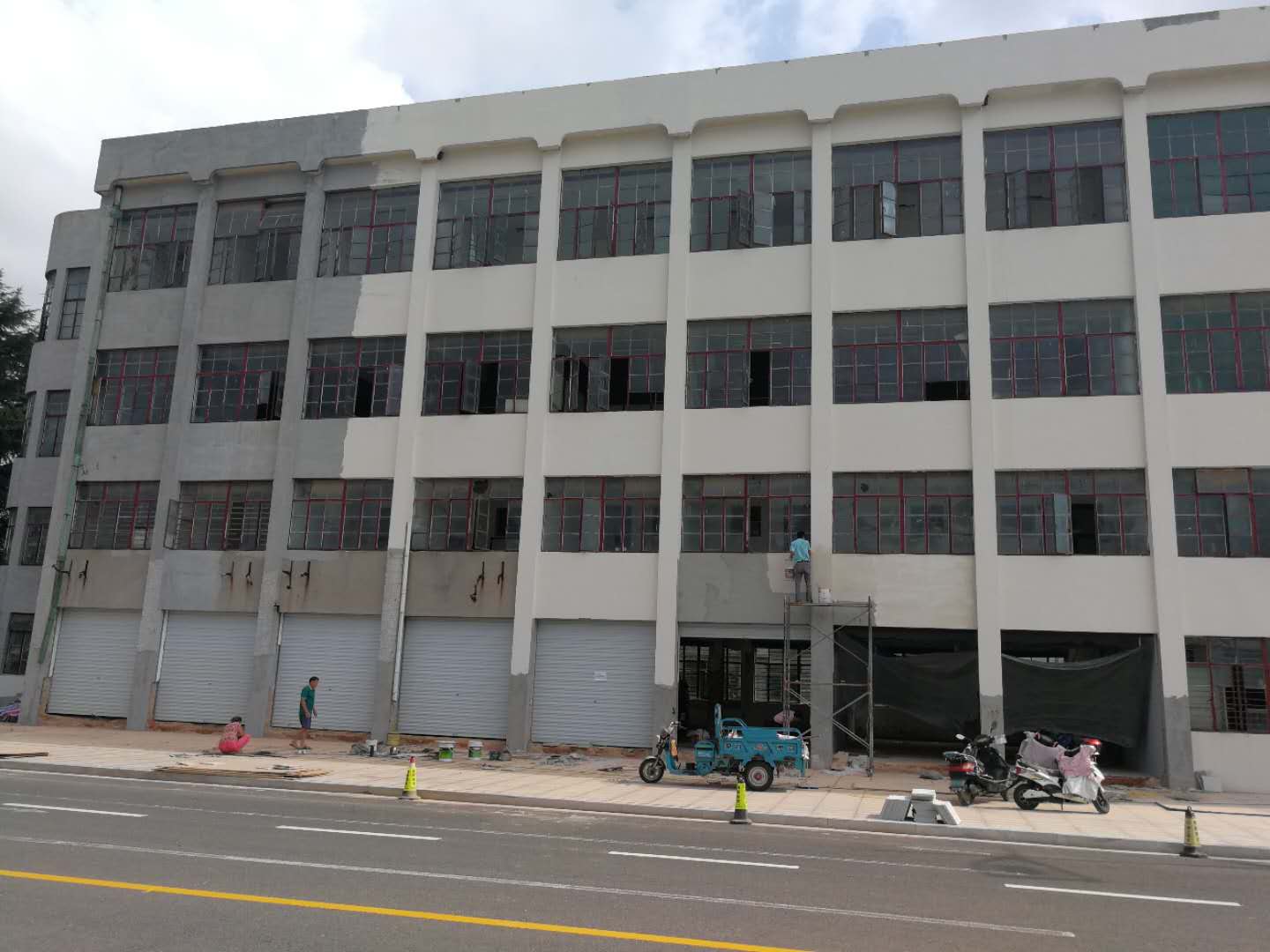 ѧУ�ڲ����̶������� 95-285ƽ