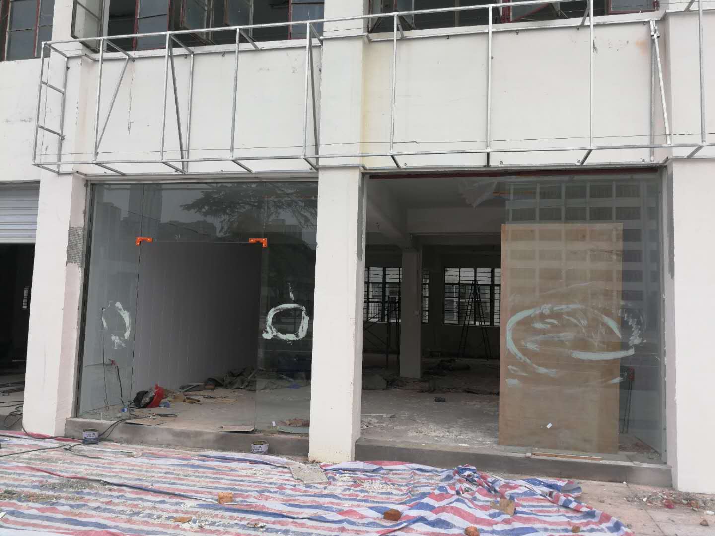 ѧУ�ڲ����̶������� 95-190ƽ ��ҵ����