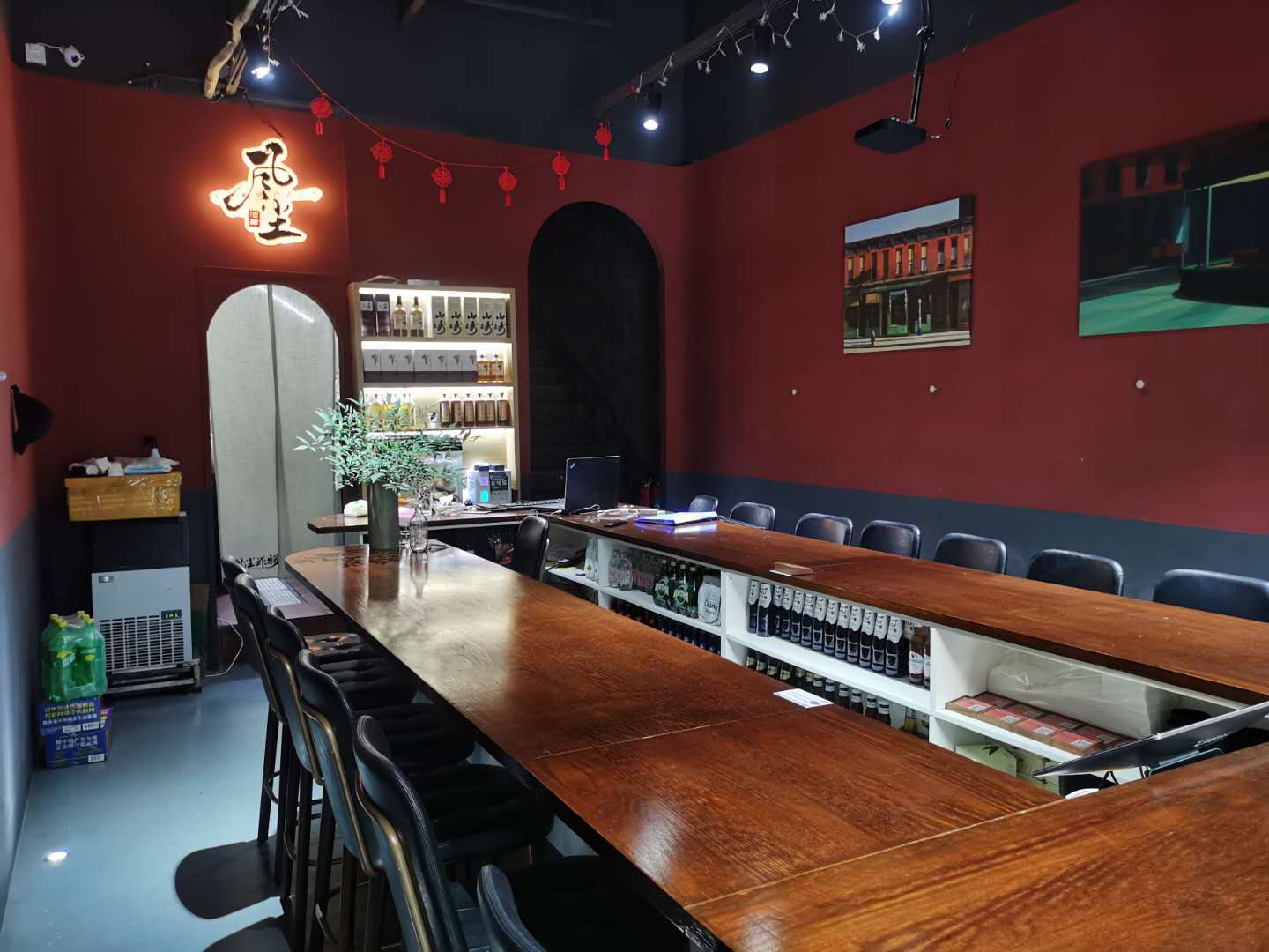 �±�����־�װ��ӯ��ը����ת��