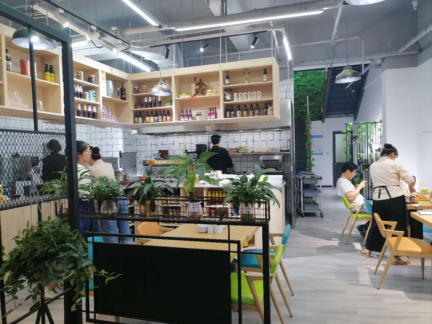 �±�����ٽ�����ȫ�²͹�ת��