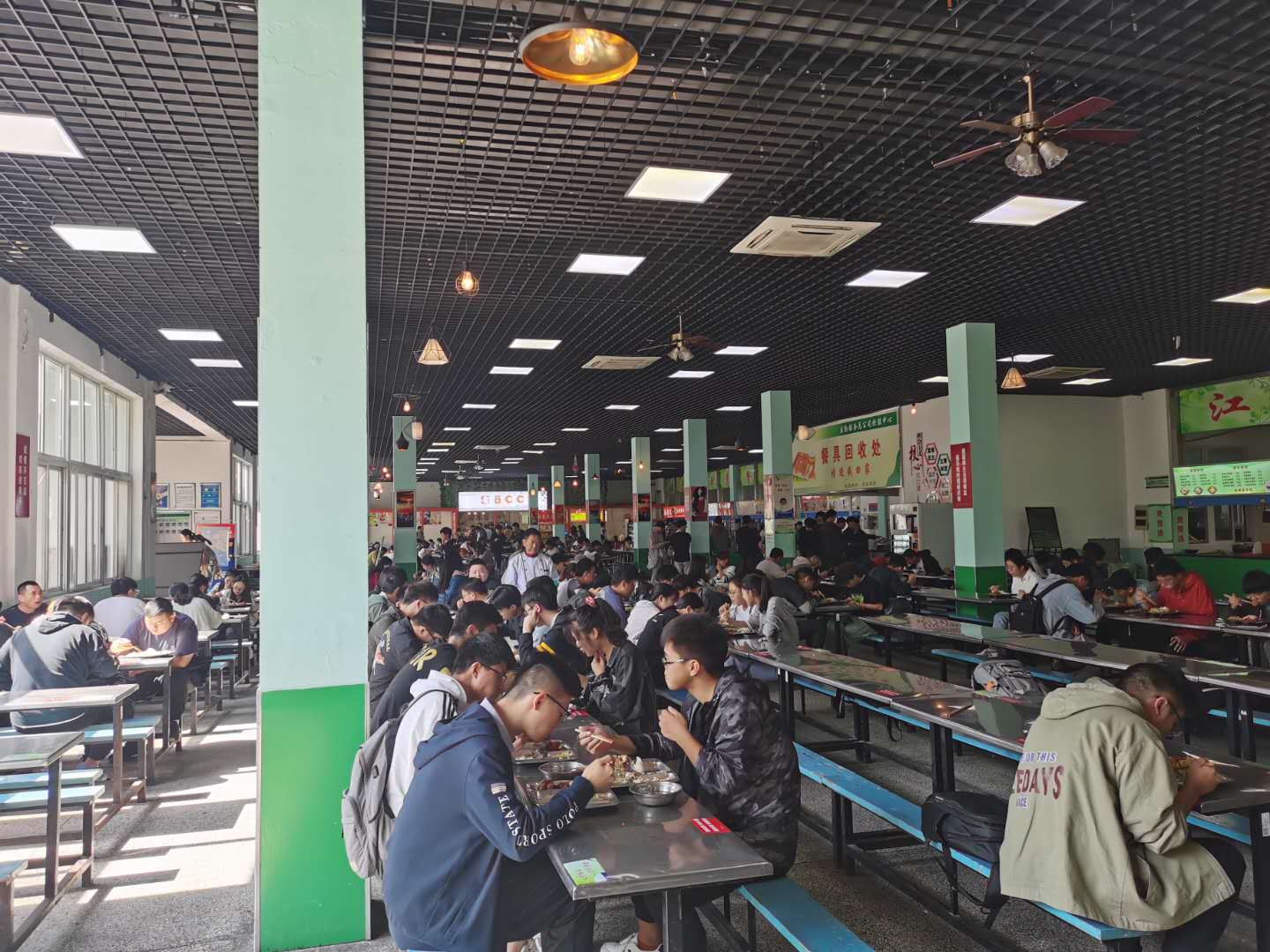 ������ѧʳ�ô��ڳ��� ��ת�÷�